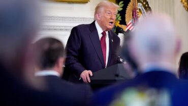 ‘ജീവിതമോ മരണമോ’, യുഎസിന് അതിനിർണായകമെന്ന് പ്രസിഡൻ്റ് ട്രംപ്; താരിഫുകൾക്കെതിരായ സുപ്രീം കോടതി കേസിൽ ശുഭപ്രതീക്ഷയോടെ പ്രസിഡൻ്റ്