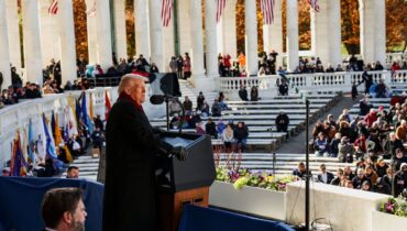 ആശ്വാസ തീരുമാനം വന്നതോടെ പ്രതികരിച്ച് ട്രംപ്, ‘നമ്മൾ നമ്മുടെ രാജ്യം തുറക്കുകയാണ്’; ഹൗസ് സ്പീക്കർക്ക് വാനോളം പ്രശംസ
