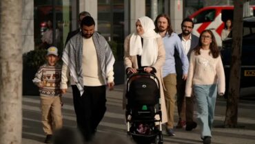 ‘സ്വാതന്ത്ര്യത്തിനു നേരെയുള്ള ആക്രമണം’; യുഎസ് കസ്റ്റഡിയിൽ കഴിഞ്ഞ ബ്രിട്ടീഷ് മാധ്യമപ്രവർത്തകൻ സാമി ഹംദി യുകെയിൽ തിരിച്ചെത്തി