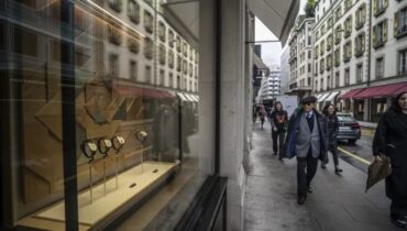 താരിഫിൽ കുത്തനെ ഇളവ്! ട്രംപ് ഭരണകൂടം സ്വിറ്റ്സർലൻഡിൽ നിന്നുള്ള ഉൽപ്പന്നങ്ങളുടെ തീരുവ കുറയ്ക്കുന്നു; 39%ൽ നിന്ന് 15% ആയി കുറയും