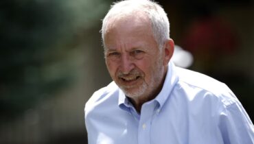 എപ്സ്റ്റൈനുമായുള്ള ബന്ധത്തിൽ ആഴത്തിൽ ലജ്ജിക്കുന്നു എന്ന് തുറന്നുപറഞ്ഞ് ലാറി സമ്മേഴ്സ്; പൊതുപരിപാടികളിൽ നിന്ന് വിട്ടുനിൽക്കുമെന്ന് പ്രഖ്യാപനം