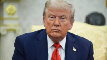 ട്രംപിൻ്റെ പകരം തീരുവയെ വിമർശിച്ച് യു എസ് സുപ്രീംകോടതി;  ഭരണകൂടത്തിൻ്റെ വാദങ്ങളിൽ സംശയമുണ്ടെന്നും കോടതി