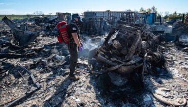 യുഎസിലെ കാർഗോ വിമാനദുരന്തം: മരിച്ചവരുടെ എണ്ണം പതിമൂന്നായി, നിലത്ത് വീണ എൻജിനും ബ്ലാക് ബോക്സും കണ്ടെത്തി