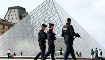 ലൂവ്ര് മ്യൂസിയത്തിലെ കൊളളയിൽ ഒരാൾ കൂടി അറസ്റ്റിൽ; ഇതുവരെ ആഭരണം കണ്ടെത്താനായില്ല