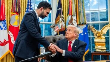 അത് കണ്ടത് ഞെട്ടിച്ചു, വൈറ്റ് ഹൗസ് സന്ദർശനത്തിലെ ‘അതി വിചിത്രമായ’ അനുഭവം പങ്കുവെച്ച് സൊഹ്റാൻ മാംദാനി; ‘ട്രംപ് ഫാസ്റ്റിസ്റ്റ് തന്നെ’