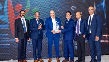 എക്കോ ഫാമിലി നൈറ്റ് പ്രൗഡ്ഢഗംഭീരമായി നടത്തപ്പെട്ടു; ഡോ. ബേബി സാം ശാമുവേലിന് ഹ്യുമാനിറ്റേറിയൻ അവാർഡ് സമ്മാനിച്ചു