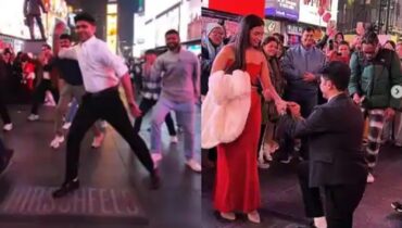 ന്യൂയോർക്ക് ടൈംസ് സ്ക്വയറിലെ പ്രണയം കവിഞ്ഞൊഴുകുന്ന പ്രപ്പോസൽ; ബോളിവുഡ് സ്റ്റൈലിൽ കൂട്ടുകാരോത്ത് ഡാൻസ് ചെയ്ത് പ്രണയിനിയെ പ്രപ്പോസൽ ചെയ്ത് ഇന്ത്യൻ യുവാവ്, വീഡിയോ വൈറൽ