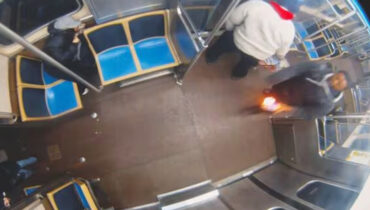 ഷിക്കാഗോ ട്രെയിനിനുള്ളിൽ സ്ത്രീയെ തീകൊളുത്തിയ കേസ് ; ലോറൻസ് റീഡ് നിരന്തര കുറ്റവാളി, ഭീകരപ്രവർത്തനത്തിന് ഉൾപ്പെടെ കുറ്റംചുമത്തി