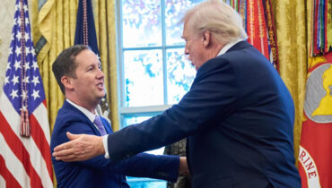 ഇന്ത്യയിലെ യുഎസ് അംബാസഡറായി സെർജിയോ ഗോർ സത്യപ്രതിജ്ഞ ചെയ്തു, ഇരുരാജ്യങ്ങളുടെയും ബന്ധം ഗോർ മെച്ചപ്പെടുത്തുമെന്ന് ട്രംപ്