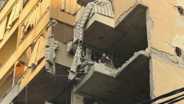 യുഎസിന്റെ മധ്യസ്ഥതയിലുള്ള വെടിനിര്‍ത്തല്‍ കരാര്‍ നിലനില്‍ക്കെ ബെയ്‌റൂട്ടില്‍ കനത്ത വ്യോമാക്രമണം : ഹിസ്ബുല്ലയുടെ മുതിര്‍ന്ന നേതാവിനെ വധിച്ച് ഇസ്രയേല്‍