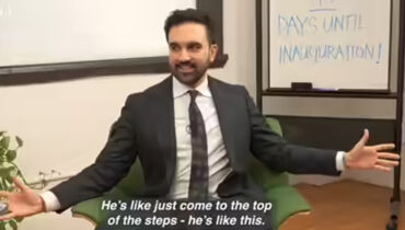 വിജയം ആഘോഷിച്ചത് ധൂം മച്ചാലെയ്ക്കൊപ്പം, ഇപ്പോഴിതാ ഷാരൂഖ് ഖാന്റെ ഐക്കോണിക് പോസില് ; ആകെമൊത്തം ബോളിവുഡ് മയത്തിലാണ് മംദാനി