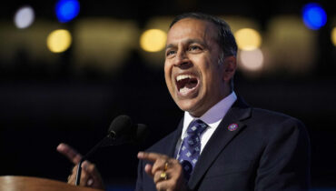 എച്ച്-1ബി വിസ: കുടിയേറ്റക്കാരില്ലാതെ യുഎസിന് പ്രവർത്തിക്കാനാകില്ലെന്ന് ഇന്ത്യൻ-അമേരിക്കൻ കോൺഗ്രസ്മാൻ രാജ കൃഷ്ണമൂർത്തി