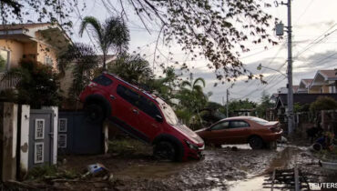 149 കിലോമീറ്റര്‍ വേഗതയില്‍ കല്‍മേഗി ചുഴലിക്കാറ്റ്;വിയറ്റ്‌നാമില്‍ 5 മരണം; 6 ആറ് വിമാനത്താവളങ്ങള്‍ അടച്ചു