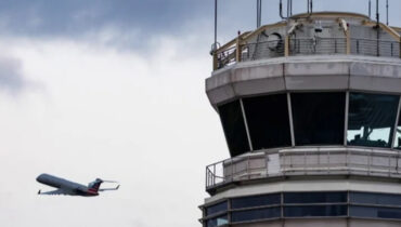 എയര്‍ ട്രാഫിക് കണ്‍ട്രോള്‍ ജീവനക്കാര്‍ തിരികെ ജോലിക്കെത്തി; യുഎസ് വിമാന സര്‍വീസുകള്‍ സാധാരണ നിലയിലേക്ക്