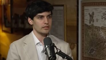 ‘നെപ്പോ ബേബി’ വിളിയിൽ കലിപ്പിലായി നളിൻ ഹേലി: “മാതാപിതാക്കളുടെ സഹായം ലഭിച്ചിട്ടില്ല; രാജ്യത്തിന് വേണ്ടിയാണ് നിലകൊള്ളുന്നത്”, കടുപ്പിച്ച് തന്നെ മറുപടി