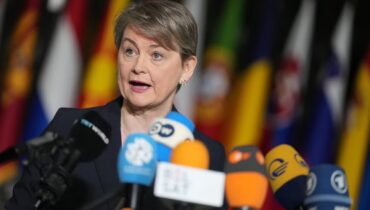 ‘ചോരപ്പുഴ ഒഴുക്കുന്നത് പുടിൻ, പുടിൻ മാത്രം’; സമാധാന ശ്രമങ്ങളിൽ താൽപര്യമുള്ളതായി നടിക്കുകയാണെന്ന് തുറന്നടിച്ച് യൂറോപ്യൻ നേതാക്കൾ