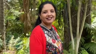 1994 മുതൽ യുഎസിൽ; ഗ്രീൻ കാർഡ് അഭിമുഖത്തിനിടെ ഇന്ത്യൻ വംശജയായ യുവതിയെ ഐസിഇ കസ്റ്റഡിയിലെടുത്തു, കുടുംബം പരിഭ്രാന്തിയിൽ