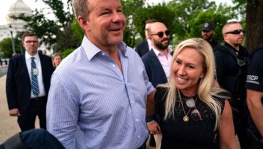 ട്രംപിനോട് ഇടഞ്ഞ ഗ്രീൻ ഏറ്റവും വലിയ സന്തോഷ വാർത്ത പുറത്ത് വിട്ടു! വിവാഹം ചെയ്യാൻ പോകുന്നത് ഏറ്റവും വലിയ ട്രംപ് അനുകൂലിയെ