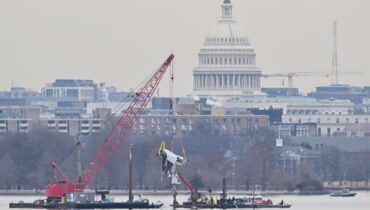 67 പേരുടെ ജീവൻ പൊലിഞ്ഞ മഹാ ദുരന്തം, വീഴ്ച തുറന്ന് സമ്മതിച്ച് യുഎസ് സർക്കാർ; വിമാനാപകടത്തിൽ വഴിത്തിരിവായി വെളിപ്പെടുത്തൽ