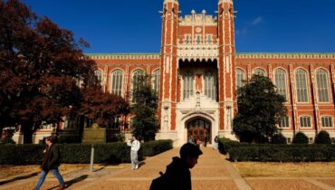ദൈവം സൃഷ്ടിച്ചത് ആണിനെയും പെണ്ണിനെയും മാത്രം, ബൈബിൾ പരാമർശിച്ചുള്ള ഉപന്യാസത്തിന് പൂജ്യം മാർക്ക്; ഒക്ലഹോമ യൂണിവേഴ്സിറ്റി ഇൻസ്ട്രക്ടറെ പുറത്താക്കി