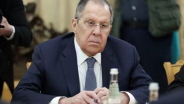 ട്രംപ് ശ്രമങ്ങൾ ശക്തമാക്കുമ്പോഴും കാര്യങ്ങൾ വീണ്ടും വഷളാകുന്നു; പുടിന്റെ വസതിക്ക് നേരെ ഡ്രോൺ ആക്രമണമെന്ന് റഷ്യ; നിഷേധിച്ച് യുക്രെയ്ൻ