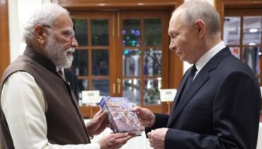 അമേരിക്കക്ക് പ്രഹരം, ഡോളറിന് തിരിച്ചടി; ഇന്ത്യ-റഷ്യ വ്യാപാരം ഇനി രൂപയിലും റൂബിളിലും മാത്രം: ഇന്ത്യക്ക് നന്ദി പറഞ്ഞ് പുതിൻ