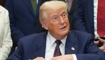 ട്രംപിന് നൊബേൽ പുരസ്‌കാരം നൽകണമെന്ന് പെന്റഗൺ മുൻ ഉദ്യോഗസ്ഥൻ; ഇന്ത്യ – റഷ്യ ബന്ധം മെച്ചപ്പെടുത്തി