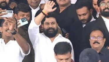 ‘ഈ ജഡ്ജിയിൽ നിന്ന് നീതി ലഭിക്കില്ല’; അതിജീവിതയുടെ പഴയ ഹർജി ദിലീപിനെ കുറ്റവിമുക്തനാക്കിയതോടെ വീണ്ടും ചർച്ചയാകുന്നു