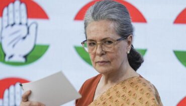 പൗരത്വം നേടും മുൻപ് വോട്ടർ പട്ടികയിൽ?സോണിയ ഗാന്ധിക്ക് കോടതി നോട്ടീസ്