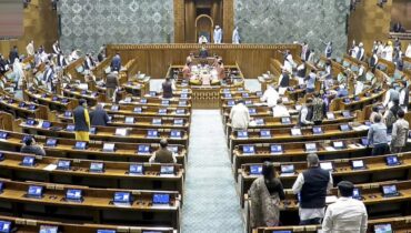 രാഷ്ട്ര പിതാവിൻ്റെ പേര് വെട്ടി; ലോക്സഭയിൽ ദേശീയ തൊഴിലുറപ്പ് പദ്ധതി ഭേദഗതി ബിൽ അവതരിപ്പിച്ചു