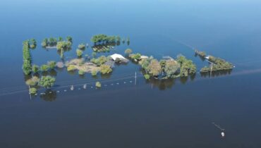 40 വർഷങ്ങൾക്ക് ശേഷം അപ്രതീക്ഷിതമായ  ഭീമൻ തടാകമായ ടുലേരി തിരികെയെത്തി;  അത്ഭുതപ്പെട്ട് ജിയോളജിസ്റ്റുകൾ