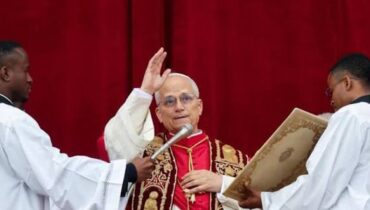 യുക്രെയ്ൻ യുദ്ധം അവസാനിപ്പിക്കാൻ ധൈര്യം കാണിക്കണം: ആദ്യ ക്രിസ്മസ് സന്ദേശത്തിൽ ലിയോ മാർപ്പാപ്പ