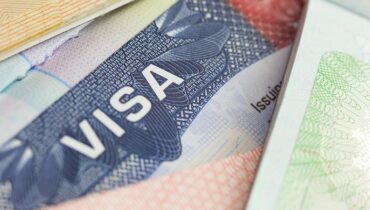 എളുപ്പത്തിൽ, വേഗത്തിൽ യുഎസ് വിസ; അമേരിക്കൻ വിസ തട്ടിപ്പ്, അപേക്ഷകർക്ക് ജാഗ്രതാ നിർദ്ദേശവുമായി യുഎസ് എംബസി