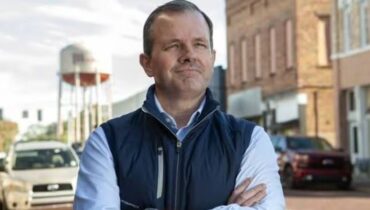 കമ്പനി വിറ്റ തുകയിൽനിന്ന് 2155 കോടി ജീവനക്കാർക്ക് ബോണസായി നൽകി സിഇഒ; ഇത്രയും നല്ല മുതലാളിയെ ഇതുവരെ കണ്ടിട്ടില്ലെന്ന് ജീവനക്കാർ