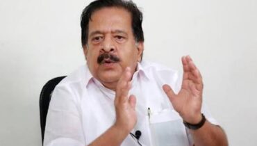 സുബ്രഹ്മണ്യനെതിരായ കേസ്: പ്രതിഷേധവുമായി കോൺഗ്രസ് പ്രവർത്തകർ, രാഷ്ട്രീയ പക പോക്കലെന്ന് രമേശ് ചെന്നിത്തല