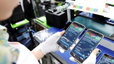 മൊബൈൽ ഉത്പാദനത്തിൽ ആഗോളതലത്തിൽ രണ്ടാം സ്ഥാനത്ത് ഇന്ത്യ;  രാജ്യത്ത് മൊബൈൽ നിർമാണ യൂണിറ്റുകൾ 300 ആയി ഉയർന്നുവെന്നും കേന്ദ്രമന്ത്രി