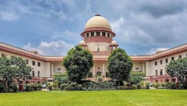 ഗർഭിണിയായ സ്ത്രീക്കും അവരുടെ എട്ട് വയസ്സുള്ള കുട്ടിക്കും  ഇന്ത്യയിലേക്ക് പ്രവേശിക്കാൻ അനുമതി നൽകി സുപ്രീംകോടതി