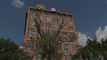 ചരിത്രസ്മാരകമായ ‘ഇംപീരിയൽ ഷുഗർ ചാർ ഹൗസിൽ’ പ്രവേശിക്കരുത്; മുന്നറിയിപ്പുമായി ഷുഗർ ലാൻഡ് പൊലീസ്, കാരണമിതാണ്