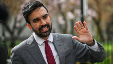 ഈ റെയ്ഡുകൾ ക്രൂരവും മനുഷ്യത്വരഹിതവുമാണ്, ഒരു ഗുണവും ചെയ്യില്ല, ട്രംപിനോട് നേരിട്ട് ഇക്കാര്യം പറഞ്ഞു;  ഐസിഇ റെയ്ഡുകളെ രൂക്ഷമായി വിമർശിച്ച് മംദാനി