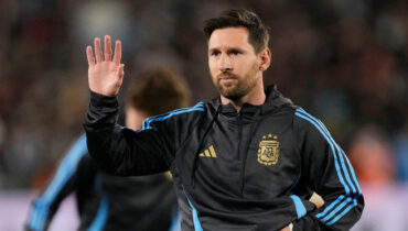 ഫുട്ബോൾ ഇതിഹാസം ലയണൽ മെസ്സി ഇന്ന് രാത്രി ഇന്ത്യയിൽ എത്തും; ‘ഗോട്ട് ഇന്ത്യ ടൂർ 2025’ പരിപാടിയുടെ ഭാഗമാകും, ഒപ്പമെത്തുക റോഡ്രി ഗോ ഡിപോളും ലൂയി സ്വാരെസും, മോദിയുമായി ഞായറാഴ്ച കൂടിക്കാഴ്ച