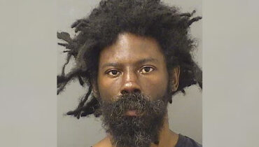 ഫ്ലോറിഡയിലെ ബാർൺസ് ആൻഡ് നോബിൾ ബുക്ക്സ്റ്റോറിൽ 65കാരി കുത്തേറ്റ് മരിച്ചു, പ്രതി പിടിയിൽ