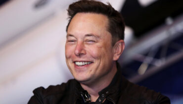 ഒറ്റദിവസം കൊണ്ട് സമ്പത്തിൽ കൂടിയത് 15.19 ലക്ഷം കോടി രൂപ; ഇലോണ്‍ മസ്‌കിന്റെ ആകെ ആസ്തി 638 ബില്യൺ ഡോളറിലെത്തി, 600 ബില്യൺ കടക്കുന്ന ആദ്യസമ്പന്നൻ