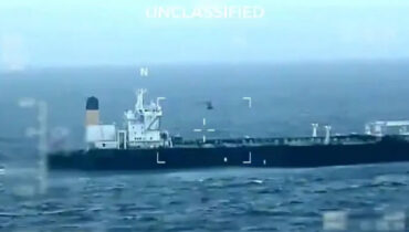 വെനസ്വേലയുടെ തീരത്ത് വീണ്ടും നിർണായക യുഎസ് നീക്കം; പത്തുദിവസത്തിനിടെ രണ്ടാമത്തെ എണ്ണ ടാങ്കറും പിടിച്ചെടുത്തു