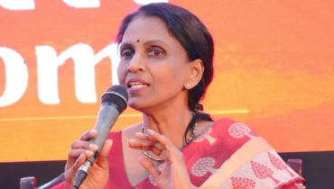 തിരുവനന്തപുരം കോർപറേഷനിൽ എൻ.ഡി.എയ്ക്ക് മുൻതൂക്കമെന്ന പ്രീ പോൾ സർവെ പങ്കുവെച്ച് ആർ ശ്രീലേഖ; വിവാദമായതോടെ നടപടി എടുക്കുമെന്ന് തെരഞ്ഞെടുപ്പു കമ്മീഷൻ