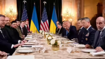 ‘വിരുന്ന് നൽകിയാലും നിങ്ങൾ എന്നെക്കുറിച്ച് മോശമായ വാർത്തകളേ എഴുതൂ…’ സെലൻസ്കിയുമായുള്ള കൂടിക്കാഴ്ചയ്ക്കിടെ മാധ്യമ പ്രവർത്തകരോട് ട്രംപിൻ്റെ തമാശ