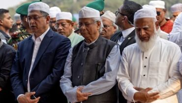 ശരീഫ് ഉസ്മാൻ ഹാദിയുടെ സംസ്കാരത്തിൽ മുഹമ്മദ്‌ യൂനുസ്: ‘ഹാദിയുടെ ആദർശങ്ങൾ പിന്തുടരും, സ്വപ്നം സാക്ഷാത്കരിക്കും’