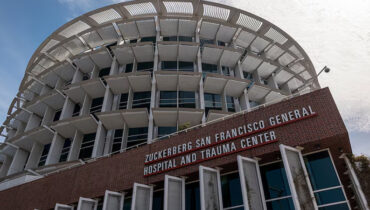 സാൻ ഫ്രാൻസിസ്കോ ആശുപത്രിയിൽവെച്ച് രോഗിയുടെ കുത്തേറ്റ സാമൂഹിക പ്രവർത്തക മരിച്ചു, പ്രതി കസ്റ്റഡിയിൽ, പ്രതിഷേധം ഇരമ്പുന്നു