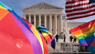 ട്രംപ് ഭരണകൂടത്തിനെതിരെ അമേരിക്കയിലെ സർക്കാർ ജീവനക്കാരുടെ നിയമപോരാട്ടം! ലിംഗമാറ്റ ചികിത്സാ ഇൻഷുറൻസ് നിർത്തലാക്കിയതിൽ പ്രതിഷേധം