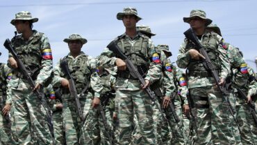 വെനിസ്വേല അതിർത്തിയിൽ 30,000 സൈനികരെ വിന്യസിച്ച് കൊളംബിയ; ഭീകരസംഘങ്ങൾക്കെതിരെ കനത്ത ജാഗ്രത, ലക്ഷ്യം രണ്ട് പ്രധാന ക്രിമിനൽ സംഘങ്ങളെ