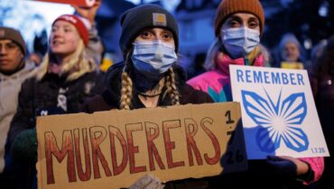 യുഎസിൽ ആളിപ്പടർന്ന് ‘ഐസ്’ വിരുദ്ധ പ്രതിഷേധം, ആയിരത്തിലധികം പ്രകടനങ്ങൾ, റെനി ഗുഡിന്റെ കൊലപാതകത്തിൽ നടുങ്ങി അമേരിക്ക